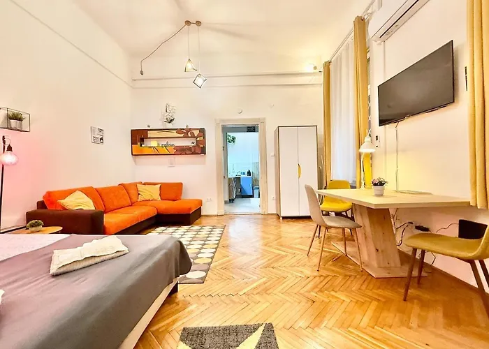 Apartment The Poet's *